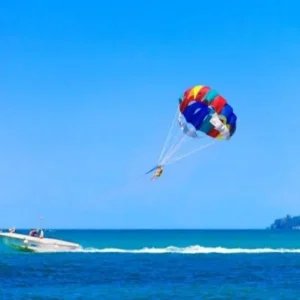 para sailing at elephant beach